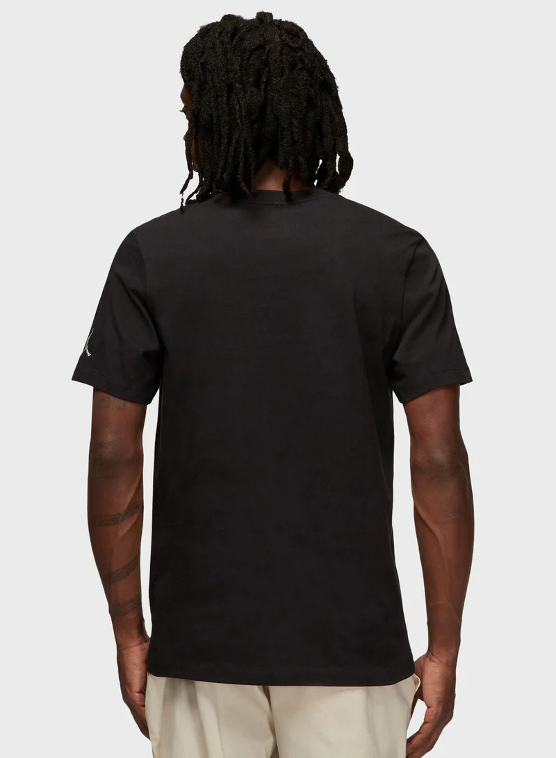 جوردن تيشيرت آير جوردان مزين بشعار الماركة