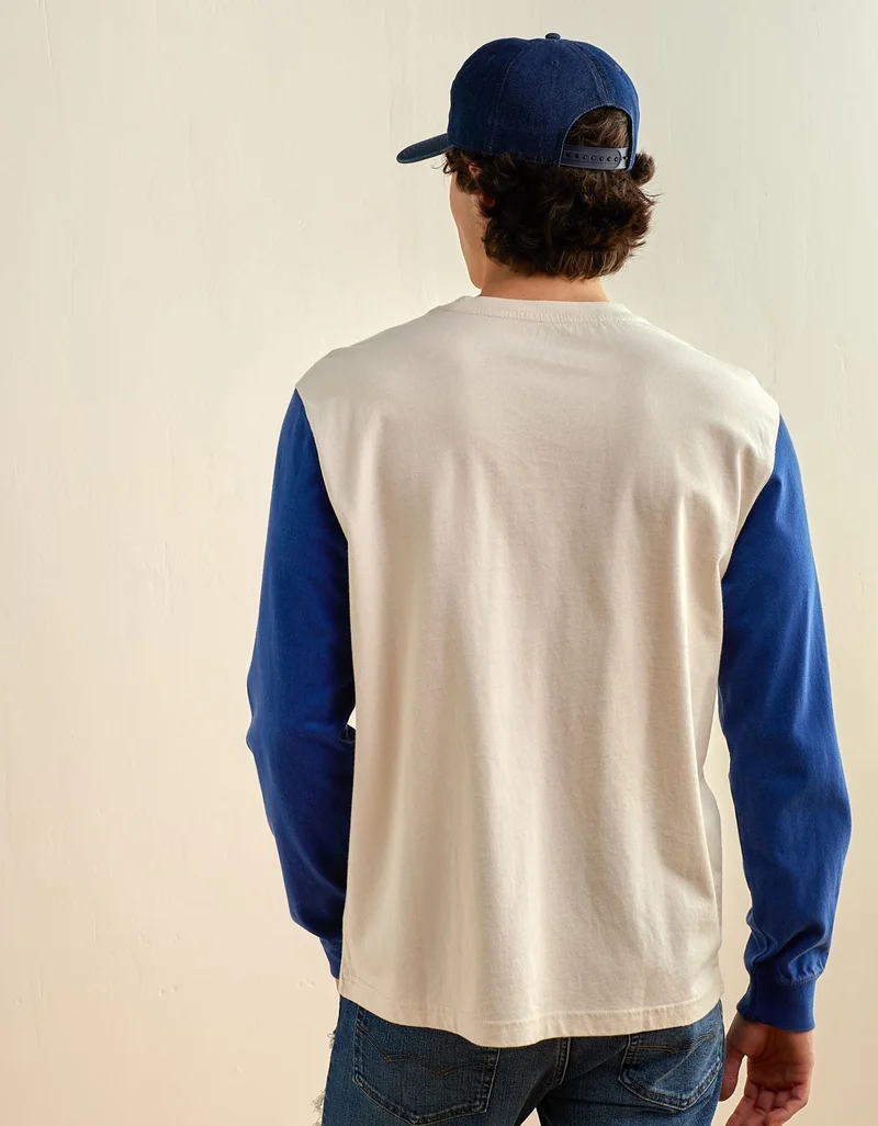 American Eagle  AE Relaxed Fit Long-Sleeve Sport T-Shirt for Men | Best Price UAE