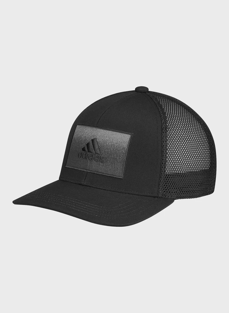 adidas قبعة مزينة بشعار العلامة التجارية