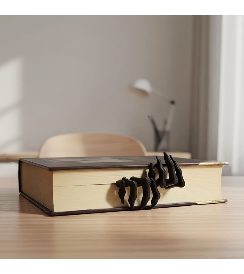 2pcs Black Devil Claw Bookmarks For Halloween Reading Page Marker - Image 4