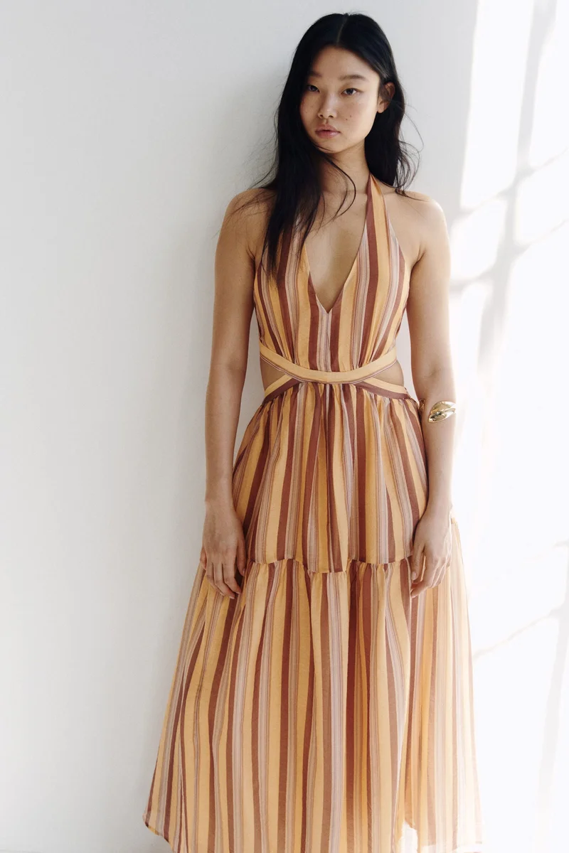 اتش اند ام فستان بفتحات بتصميم هالتر