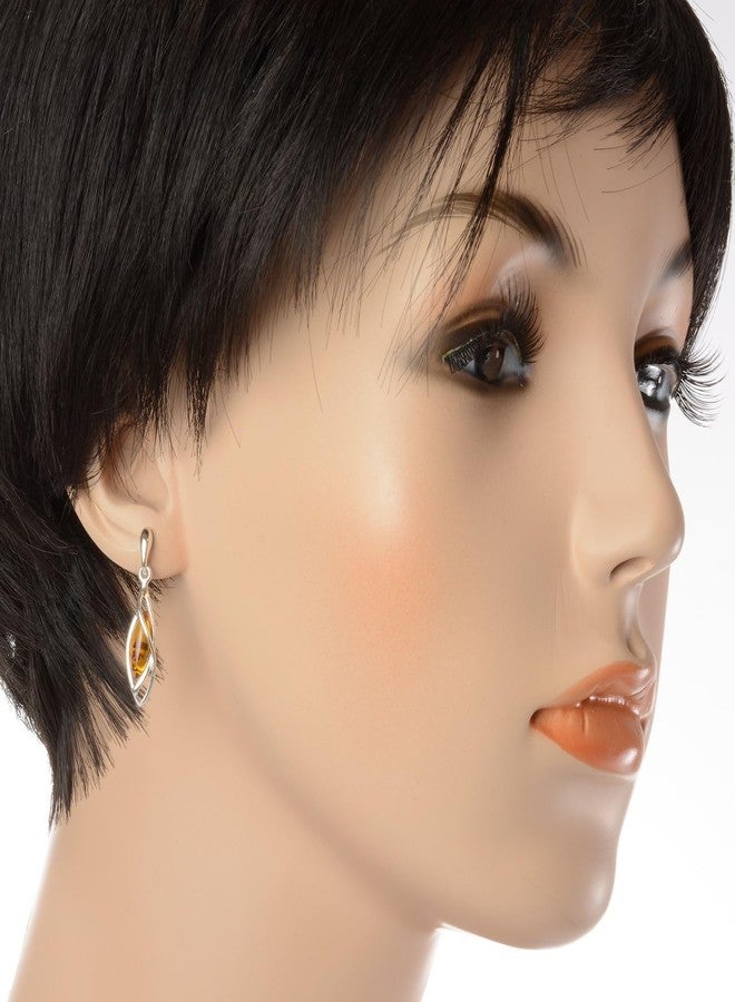 هوليداي غفت شوب أقراط من الكهرمان - أقراط من الفضة الإسترلينية وكهرمان عسل البلطيق "ميلينا" - مجموعة مجوهرات من الفضة الإسترلينية - Image 2