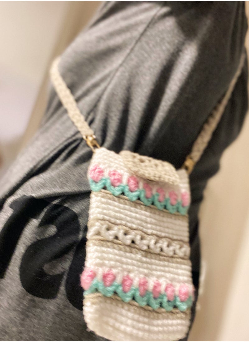 Crochet made Tulip Pattern Mobile Sling Bag - pzsku/ZB0A263AADDC9453C0074Z/45/_/1698152049/0a044ff1-a1cb-4d81-88f3-97c919ad13fc