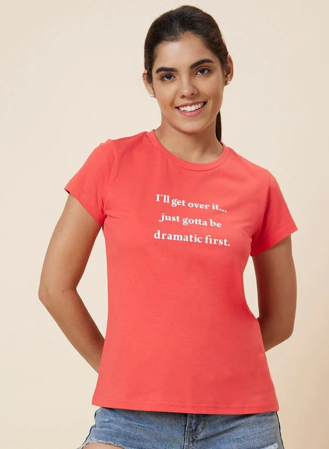 جلو باص تيشيرت بقصة عادية وطبعة كتابة