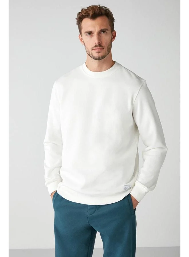 GRIMELANGE Travis Men's Ultra-Soft Fabric Regular Fit Round-Neck White Sweatshirt.
