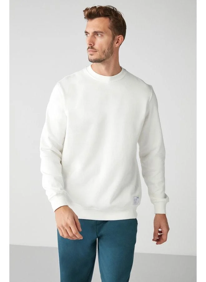 GRIMELANGE Travis Men's Ultra-Soft Fabric Regular Fit Round-Neck White Sweatshirt.