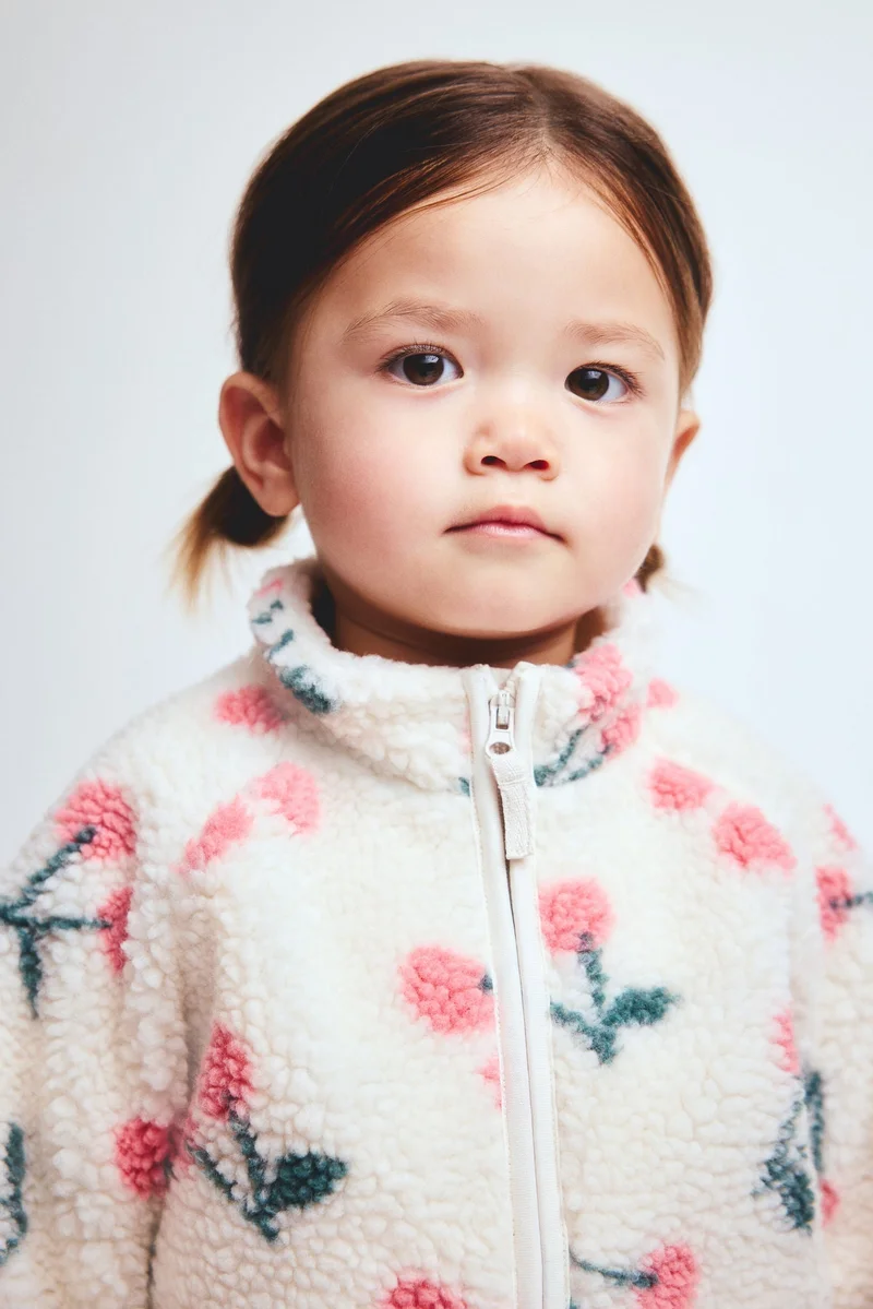 اتش اند ام جاكيت من نسيج تيدي مزين بطبعة