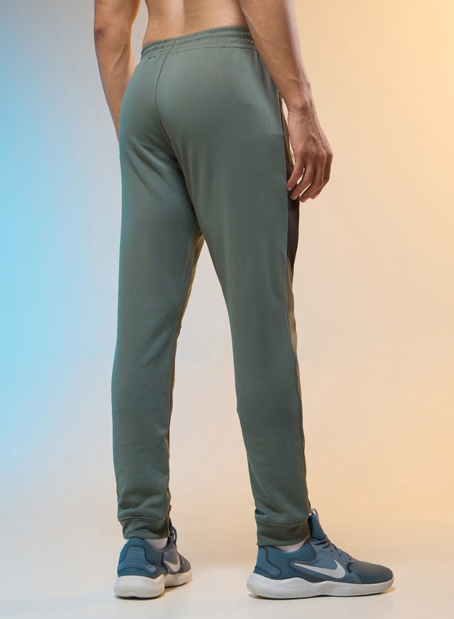 تكنوسبورت بنطلون رياضي سليم فيت تكنوسبورت بلوحة جانبية متباينة - Image 4