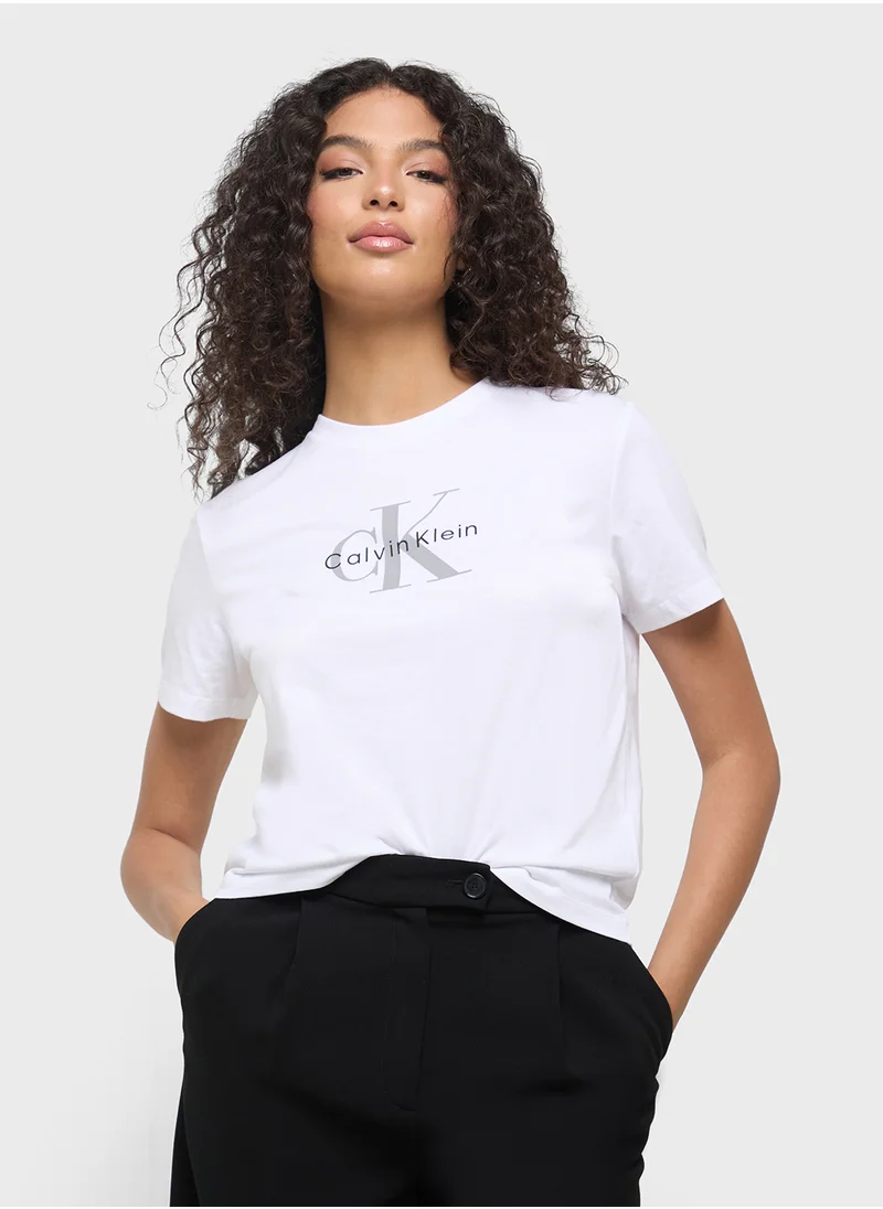 كالفن كلاين جينز Graphic Crew Neck T-Shirt