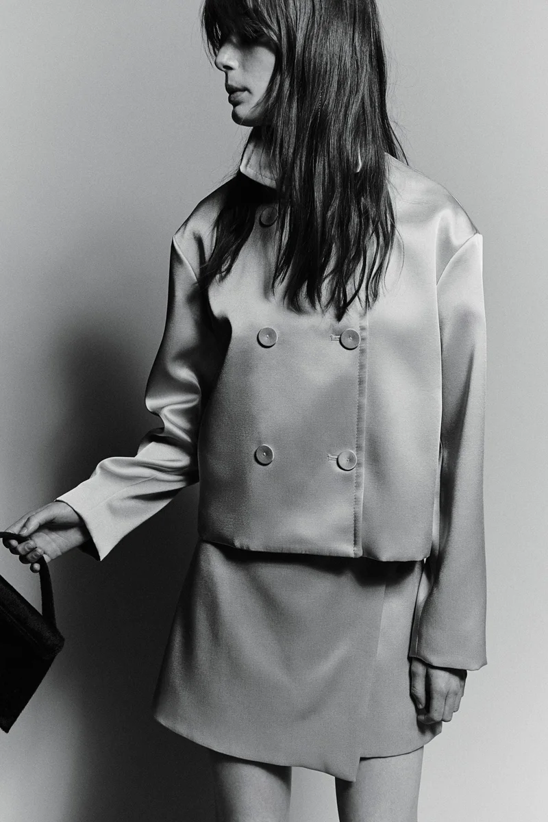 اتش اند ام تنورة بتصميم ملفوف