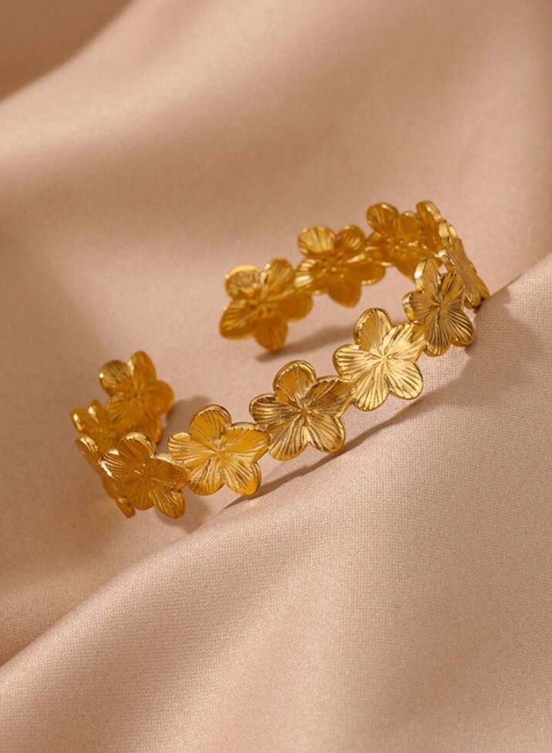 Elegant  High Quality Stainless Steel Gold Plated Bracelet Bangle For Women - Image 4