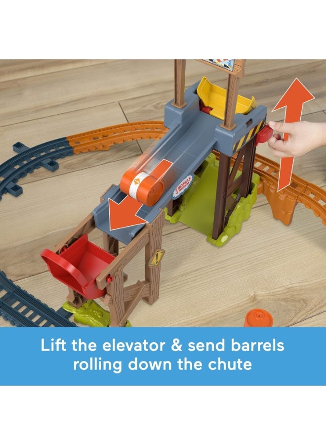 THOMAS & FRIENDS Diesel's Lift & Load Construction Toy Train Set - Image 3