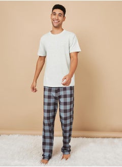 Solid T-Shirt and Checked Pyjama Set - pzsku/ZB0C2FF673A8354DB0FE7Z/45/1741263251/921078dc-af4e-49df-8848-eb3fbf21b6bf