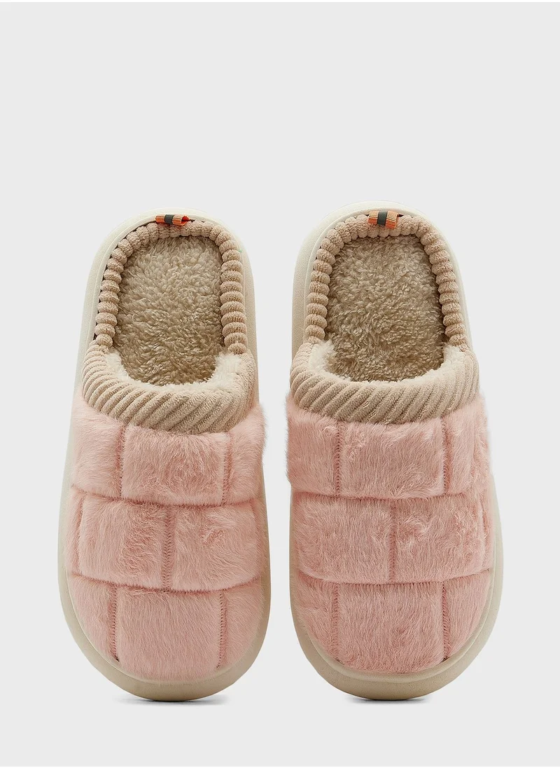 Ginger Checker Pattern Closed Toe Bedroom Slipper