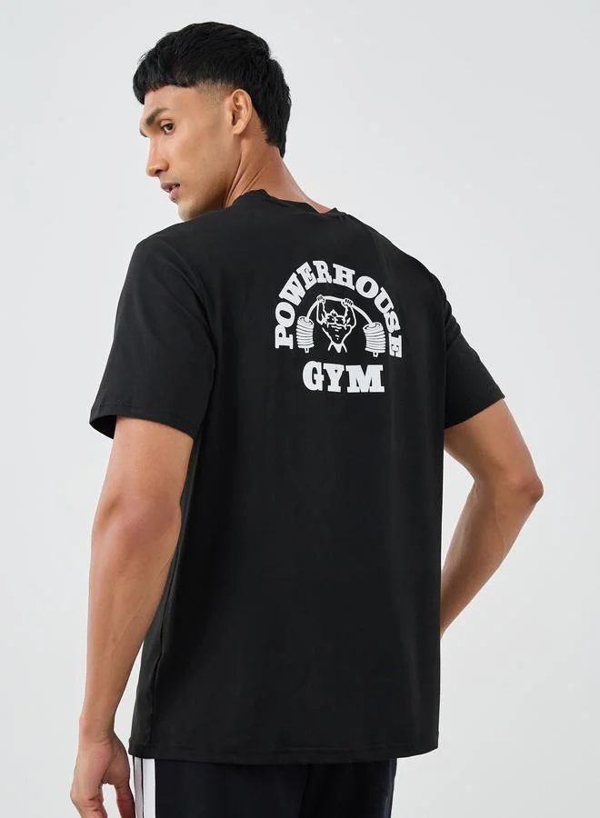 تايك تو تيشيرت بطباعة جرافيك بياقة دائرية وقصة عادية