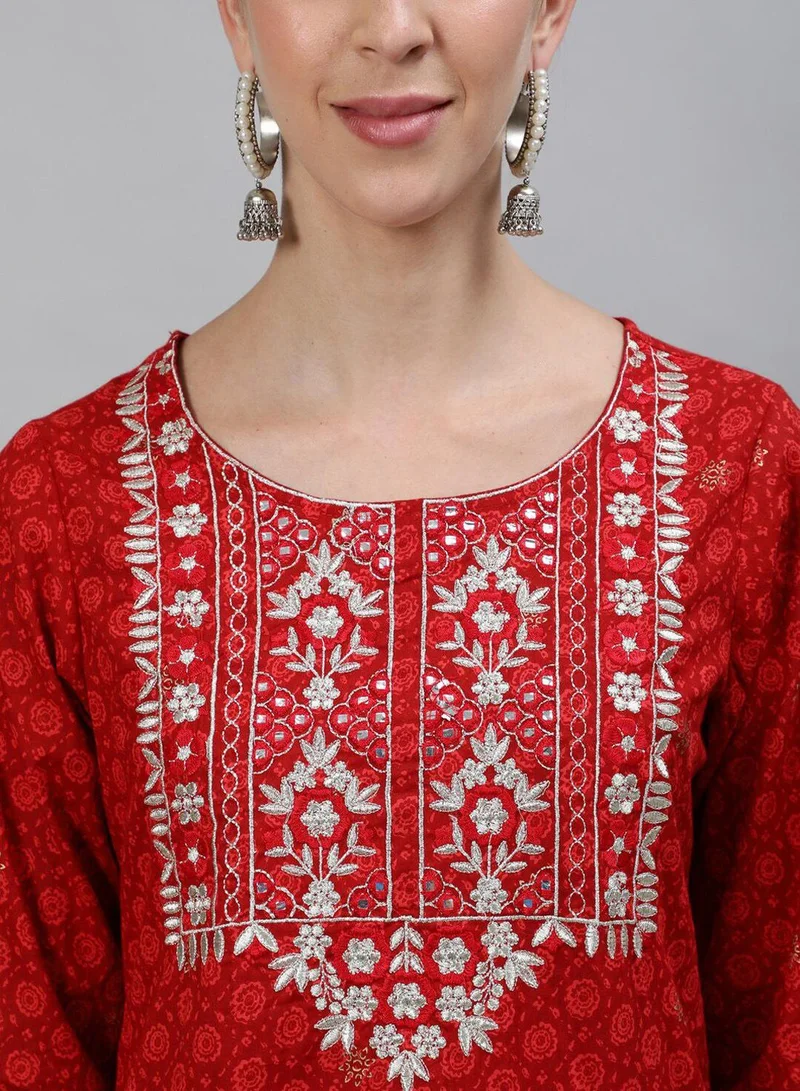 آي شين Women's Maroon 100% Cotton Embroidered Regular Fit Kurta Set