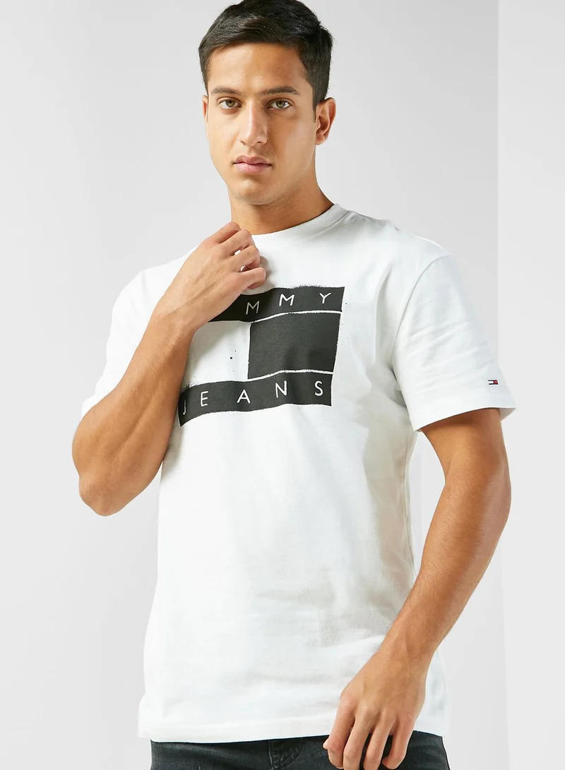TOMMY JEANS Graphic Crew Neck T-Shirt