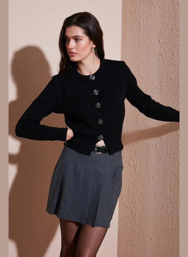 ليلا كارديجان ليلا بريميوم نسائي بقصة عادية وياقة دائرية