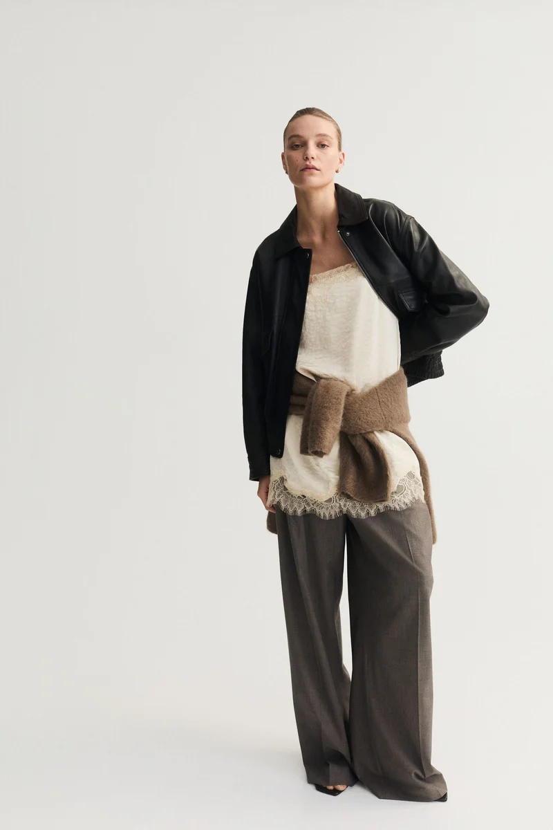 اتش اند ام فستان بتفاصيل من الدانتيل