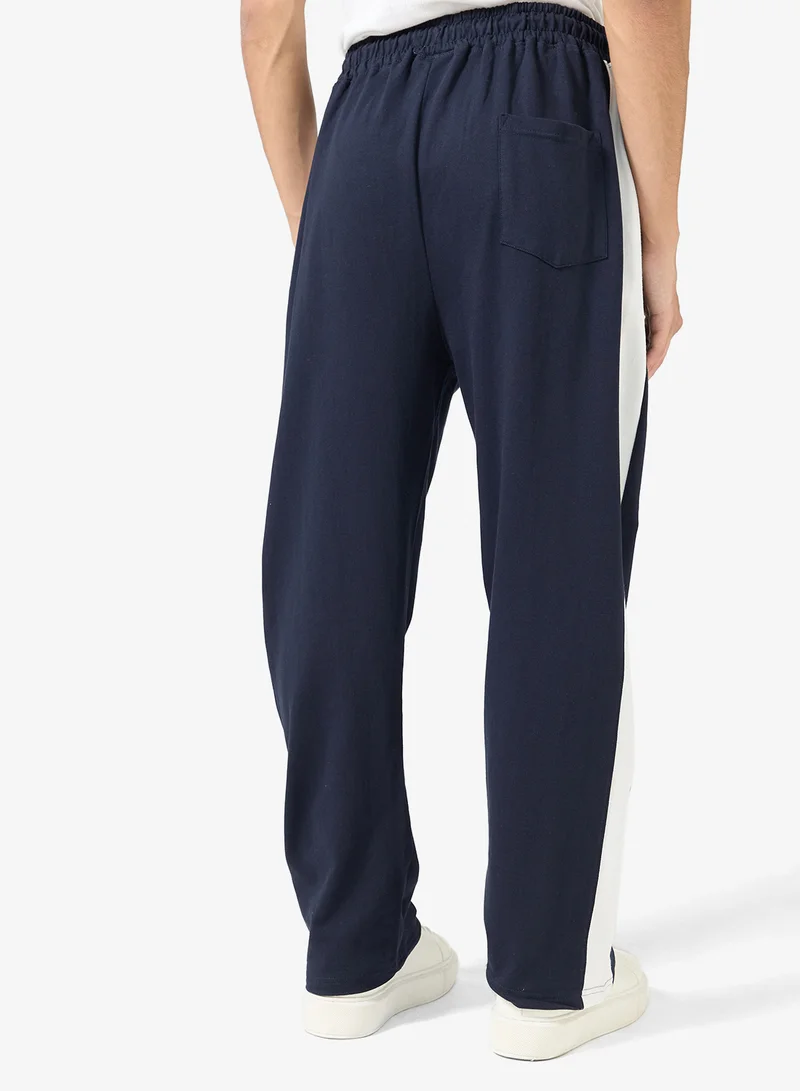 سفنتي فايف بنطال رياضي مطرز بالجانب