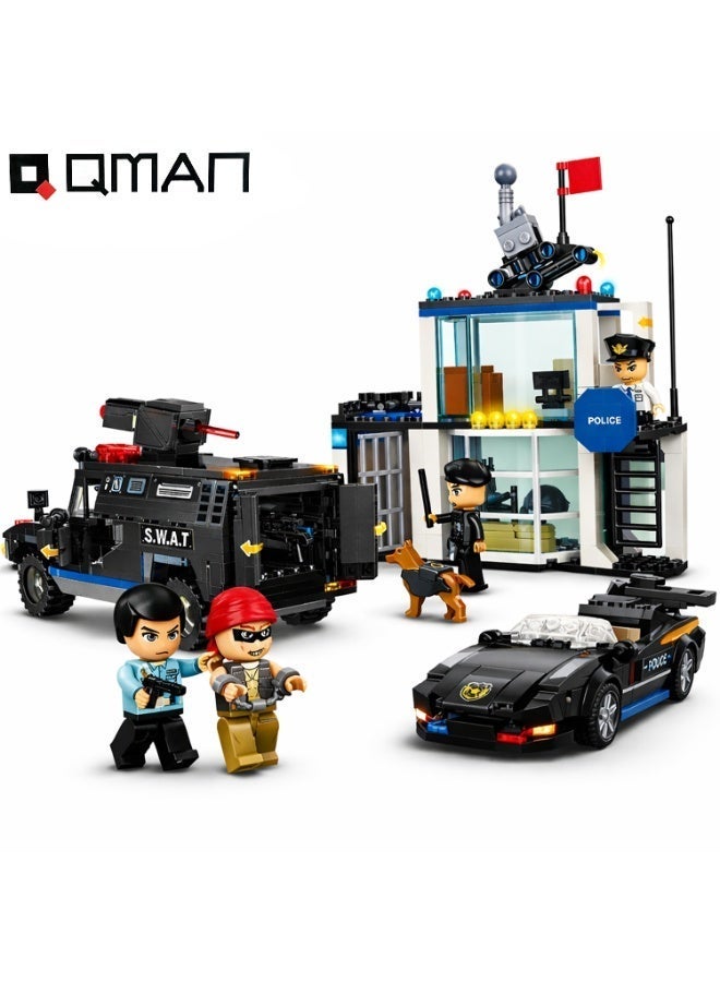 Qman Keepplay Mine City Police Manhunt Building Block Set – 938 Pieces - Image 1