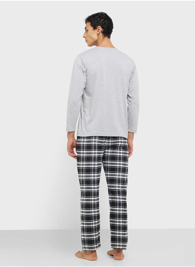 سفنتي فايف Nightwear T-Shirt & Pants Set