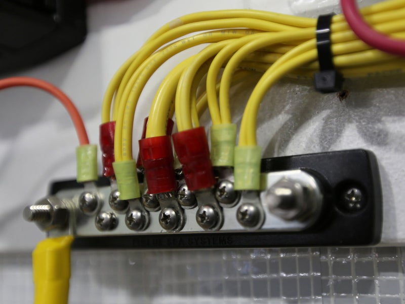 Blue Sea Systems 2300 150 Amp Common BusBar with 10 screws and a cover - Image 3