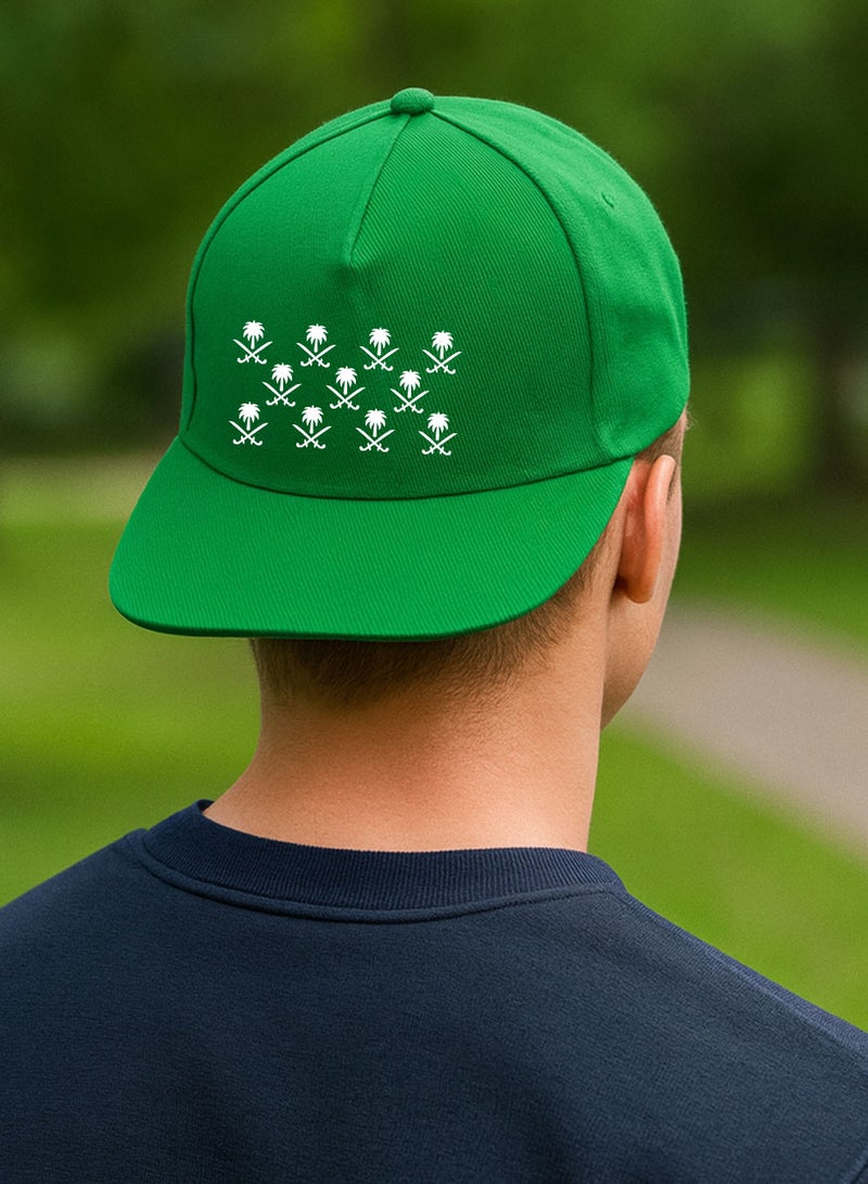 لوحة كاب مصنوع من القطن بتصميم لمناسبة اليوم الوطني السعودي وللتعبير عن حب الوطن في كل وقت - Image 2