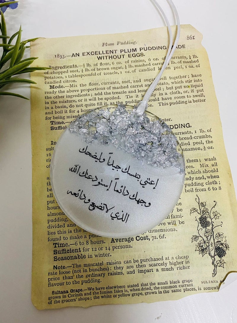 An elegant double-sided car pendant embroidered with silver leaf from luxurious resin - Image 4