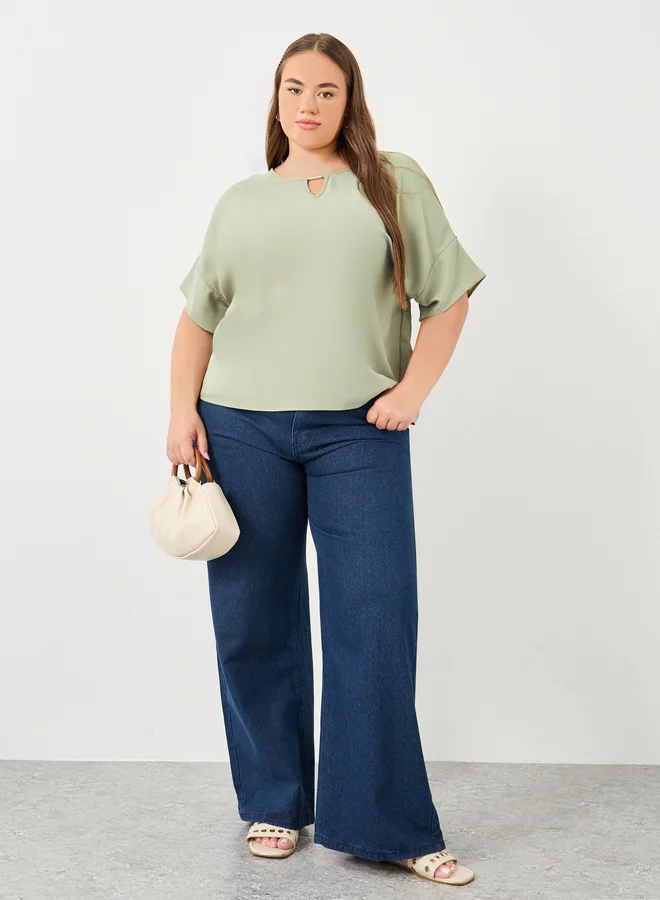 Styli Styli Plus Green Blouse with Keyhole Neck