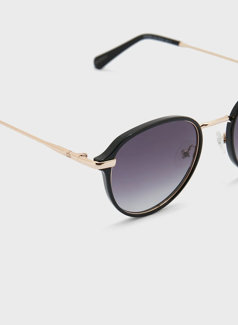 GUESS Injected Shaped Sunglasses