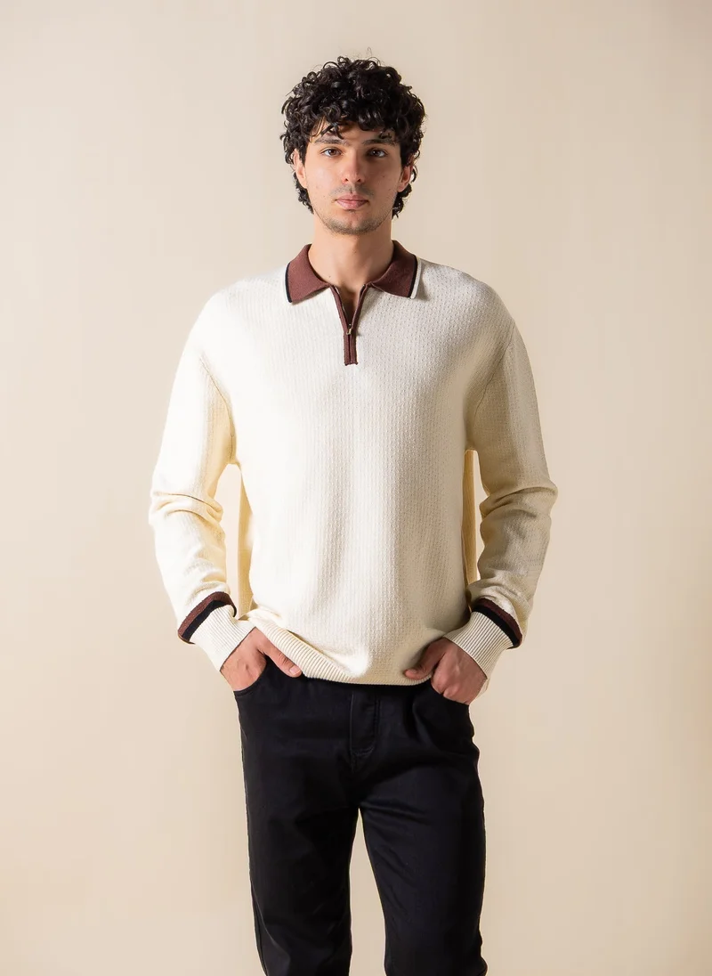 SHAPES DETAILED ZIPPER POLO SHIRT