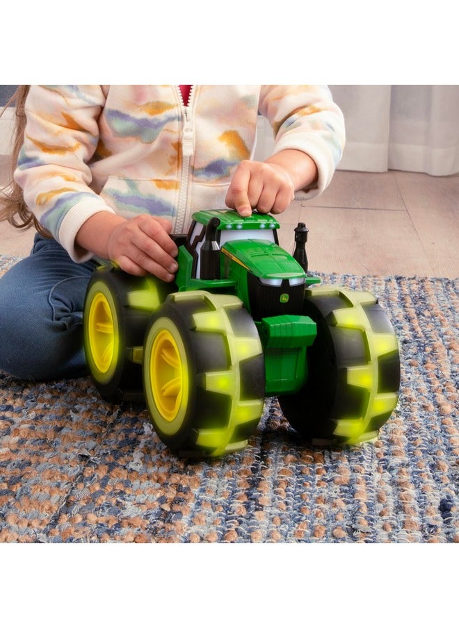 جون دير جرار Monster Treads Lightning Wheels Deluxe المضيء من John Deere Tractor Toys - جرار Monster Truck المضيء مع أضواء وأصوات قوس قزح متوسطة الحجم  - Image 5