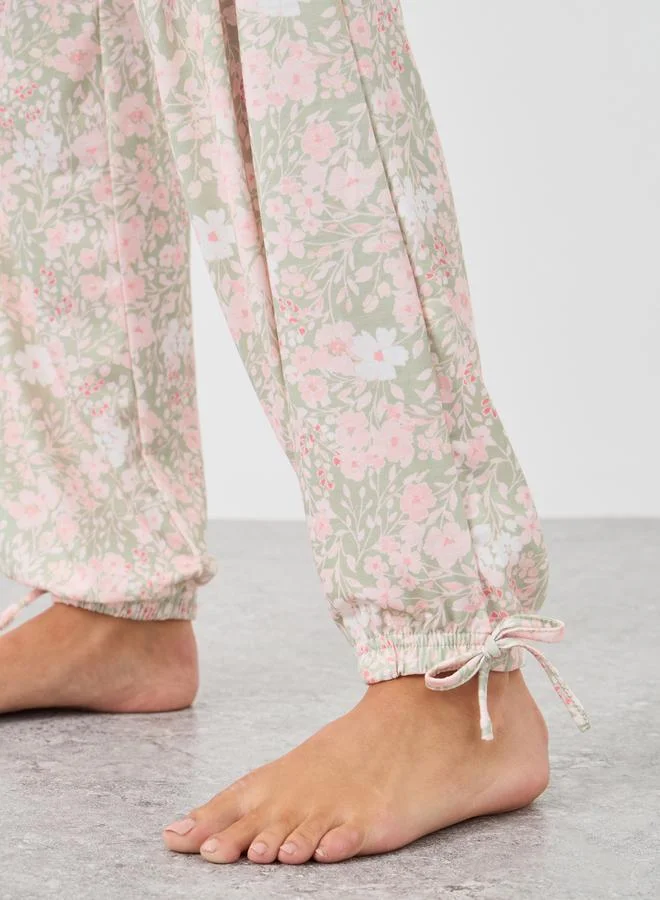 Styli Styli Lace Insert Strappy Top and Printed Pyjama Set