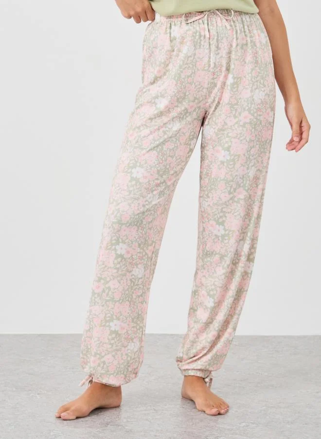 Styli Styli Lace Insert Strappy Top and Printed Pyjama Set