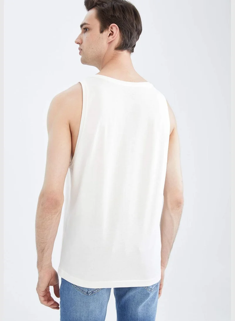 ديفاكتو Slim Fit Sleeveless Minimal Slogan Print Vest