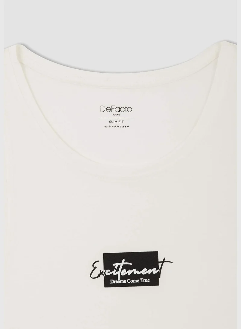 ديفاكتو Slim Fit Sleeveless Minimal Slogan Print Vest