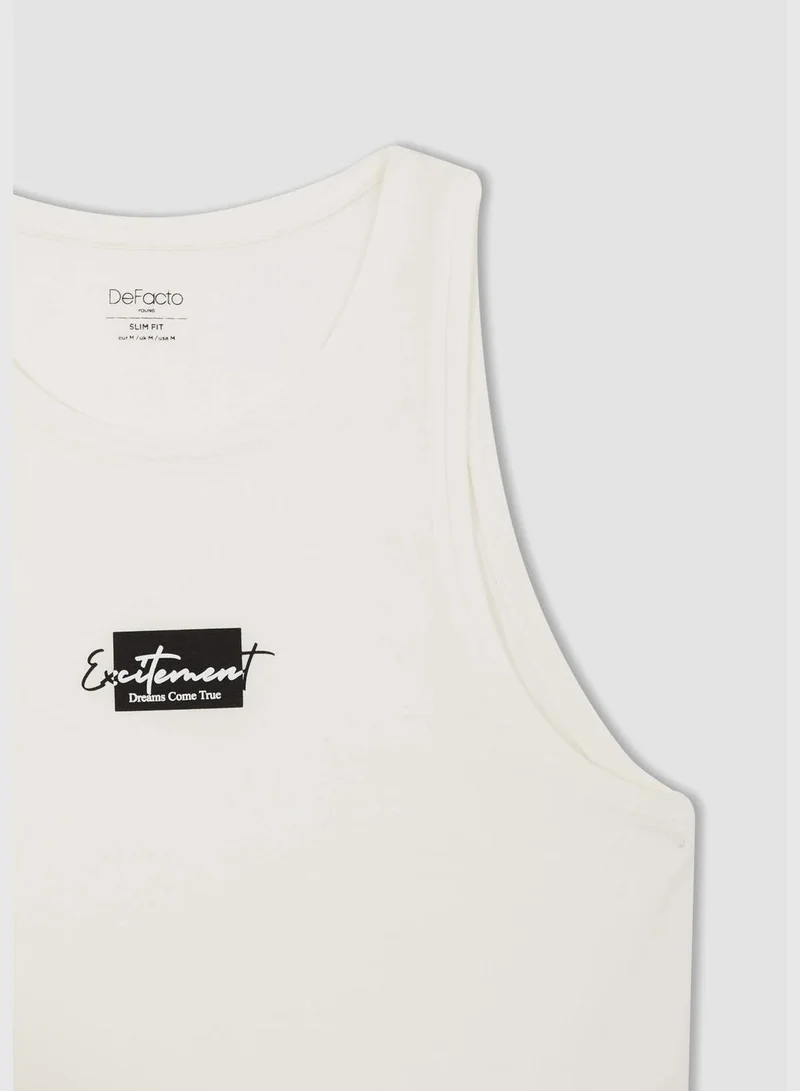 ديفاكتو Slim Fit Sleeveless Minimal Slogan Print Vest