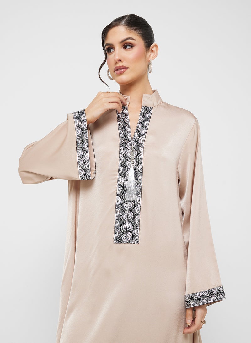 Khizana Embroidered Jalabiya  - Image 3