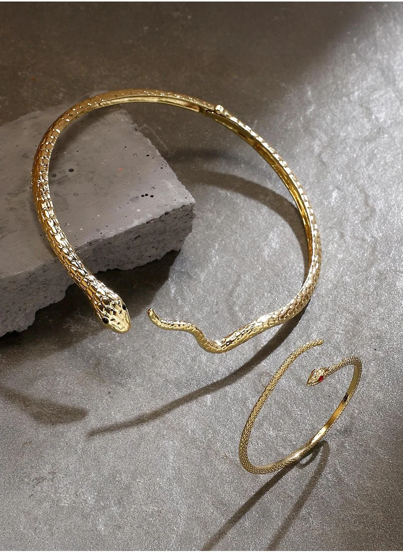 SOHI SOHI Women's The Gilded-Ophidian Jewellery Set For Casual Wear | California Gold Colour | Alloy Material | Adjustable Closure | MetallicJewellery Set | Jewellery Set For Women & Girls