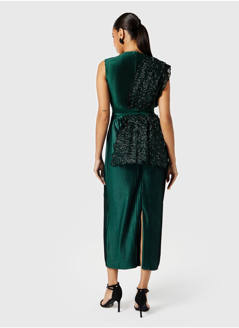 Threadz by Ajooni Belted Pleated Dress With Embellished Cape  - Image 2