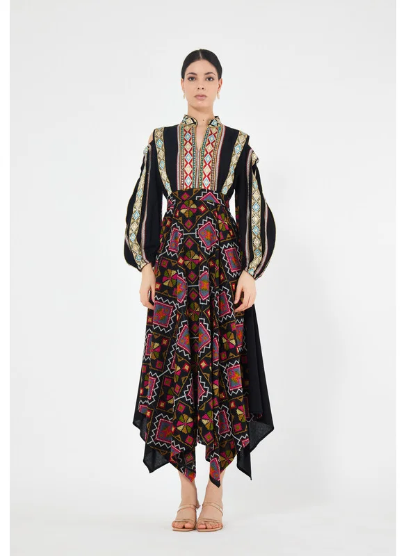 Thouq Mandarin Collar Embroidered Jalabiya