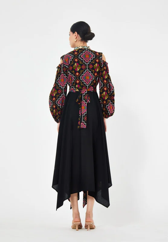Thouq Mandarin Collar Embroidered Jalabiya