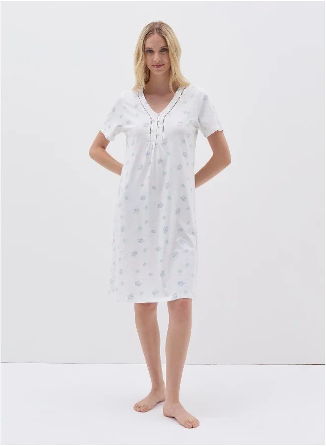 او في اس Nightdress with V neck and buttons