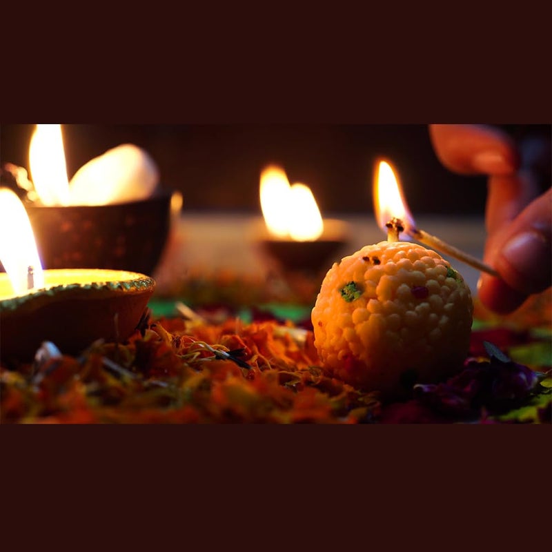 Kaameri Bazaar شموع لاددو موتيشور من كامياري بازار - طقم هدايا ديوالي - عبوة من 6 شموع زينة ديوالي - Image 2
