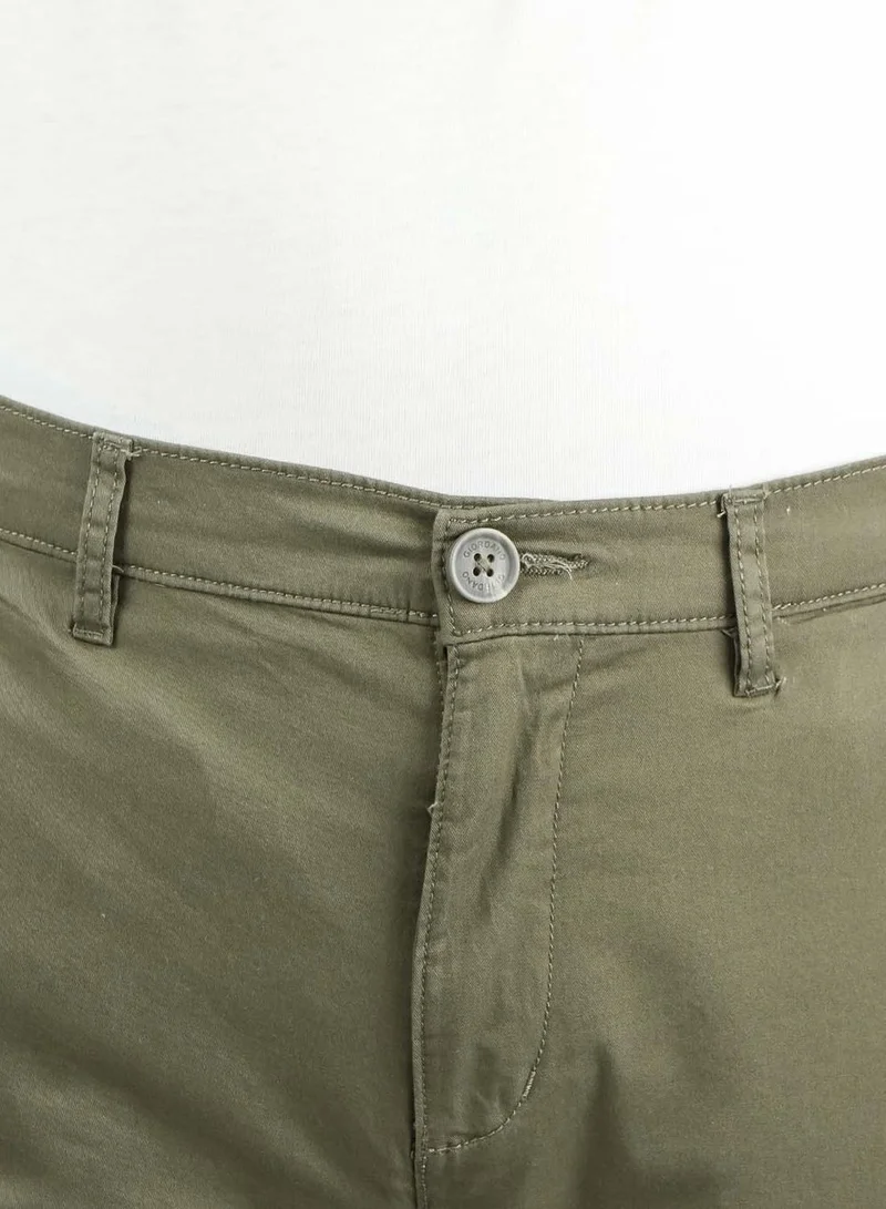 GIORDANO  Men's Slim Tapered Khakis for Men | Best Price UAE