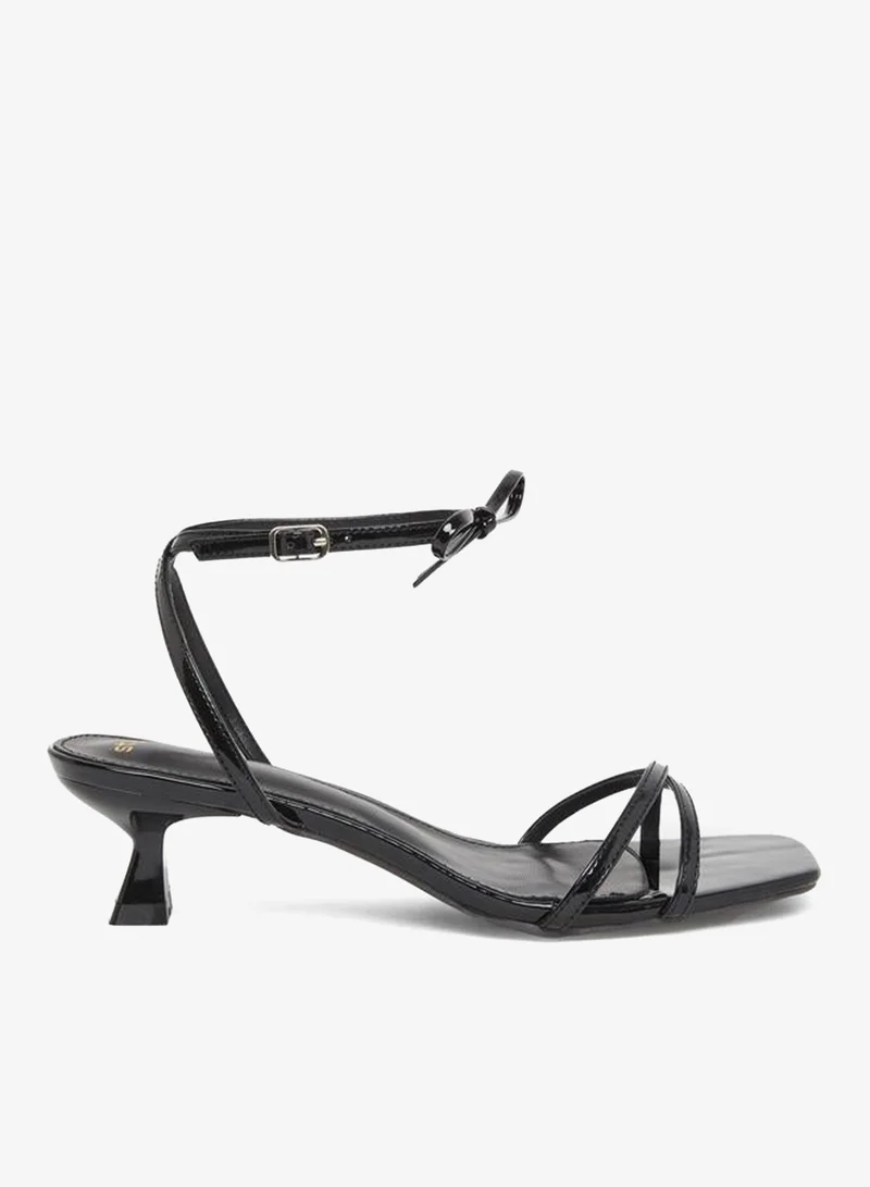 ستايلي صندل بكعب قطة بأربطة