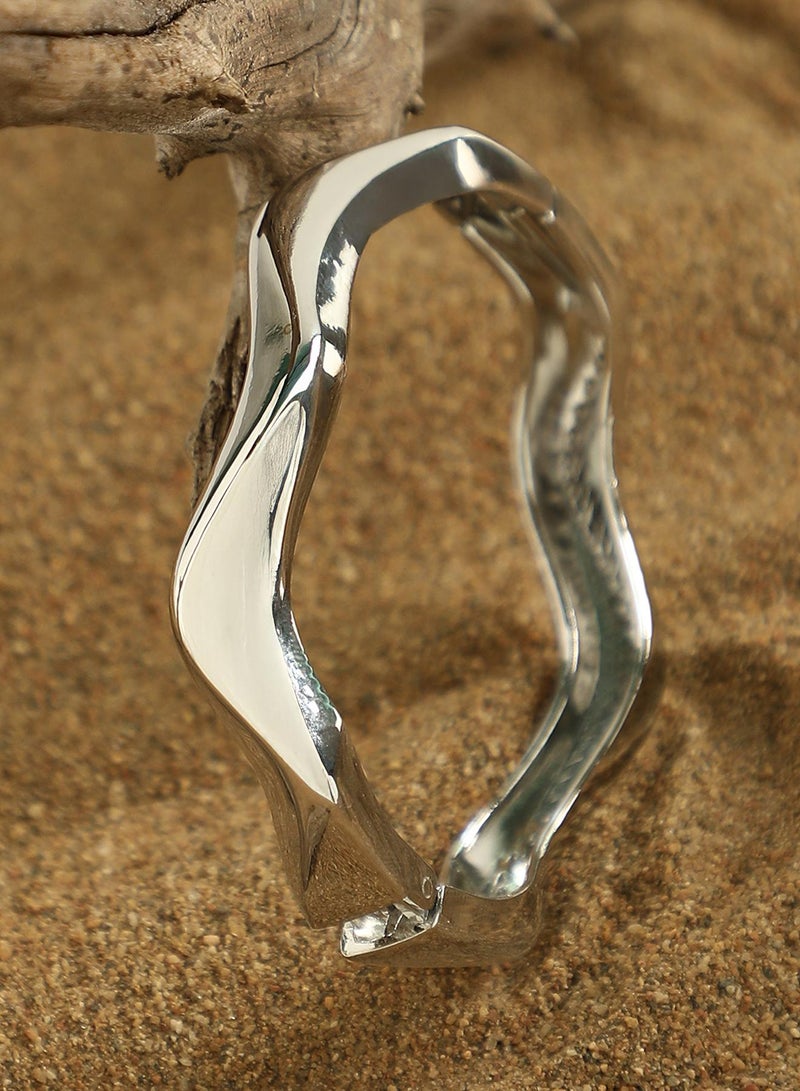 SOHI Women's The Ondra Bangle Bracelet - Image 1