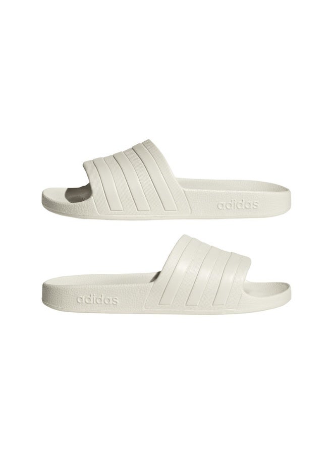اديداس اوريجينالز أديليت أكوا سلايدز رياضية بيضاء للنساء 4 - Image 2
