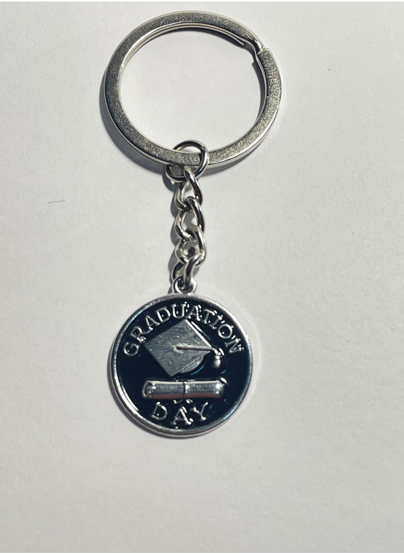Generic - Distinctive and elegant graduation keychain with graduation cap design graduation document and the graduation year 2023 in silver color - Image 1